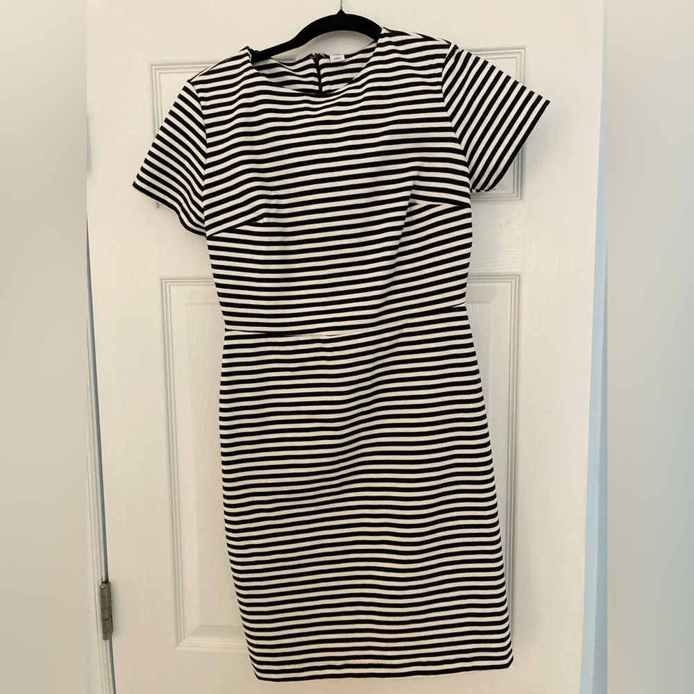Old navy dress, small, Black and white